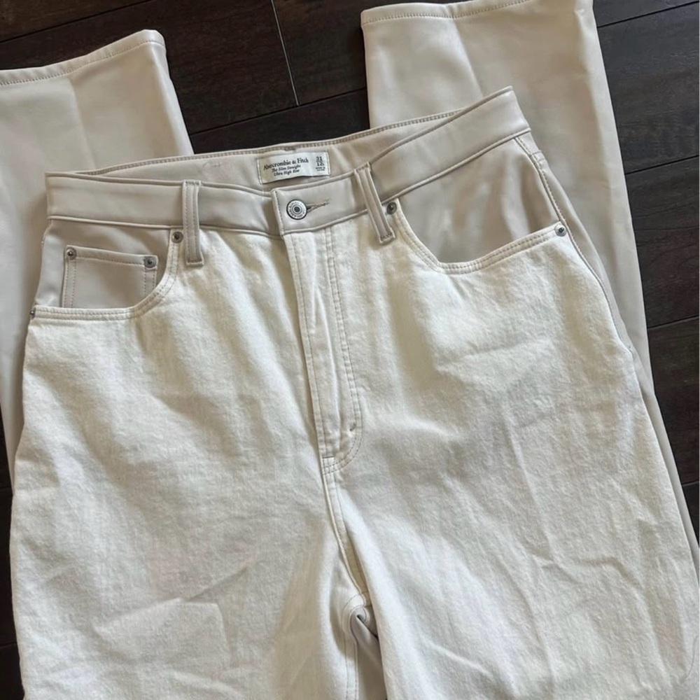 Abercrombie & Fitch White and pleather High-Waisted Jeans